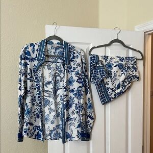 Sugarlips Blue and White Floral Top